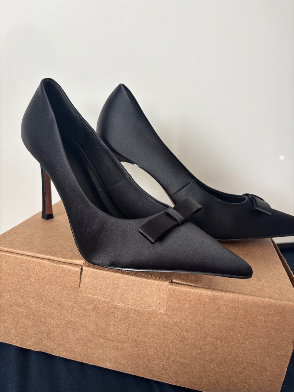 ASOS DESIGN women’s black satin bow high heels size 8 BNIB